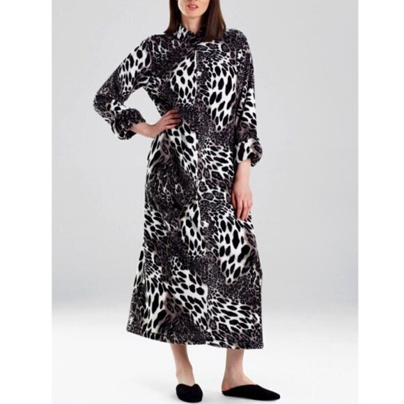Natori Plush Leopard Zipper-Front Caftan Robe Lounger, Black/White Multi - Picture 1 of 2